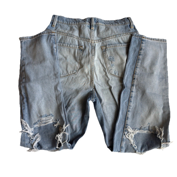 BDG Urban Outfitters Mom High Rise Jeans Size 28 with Heavy Distressing Light - Picture 3 of 6